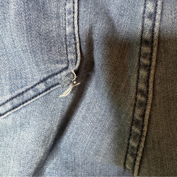 Liverpool Crop Denim Capri - Picture 5 of 5